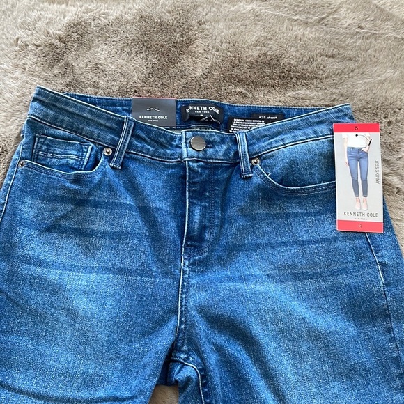 Kenneth Cole - Women's Skinny Cropped Jeans - Picture 5 of 10